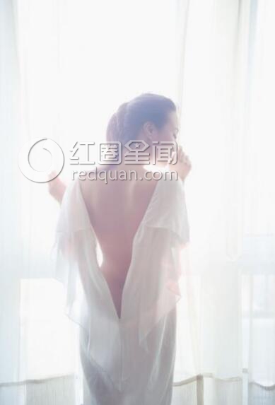 干露露内衣被当众扯下 揭干露露最近新闻