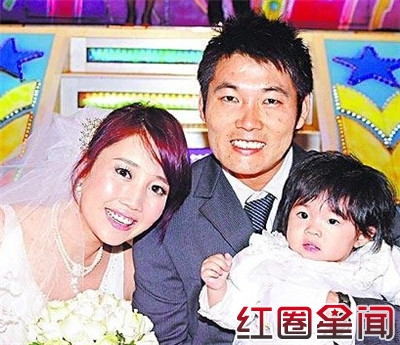 alin黄丽玲找自己秒变表情帝 老公黄甘霖及女儿资料照片