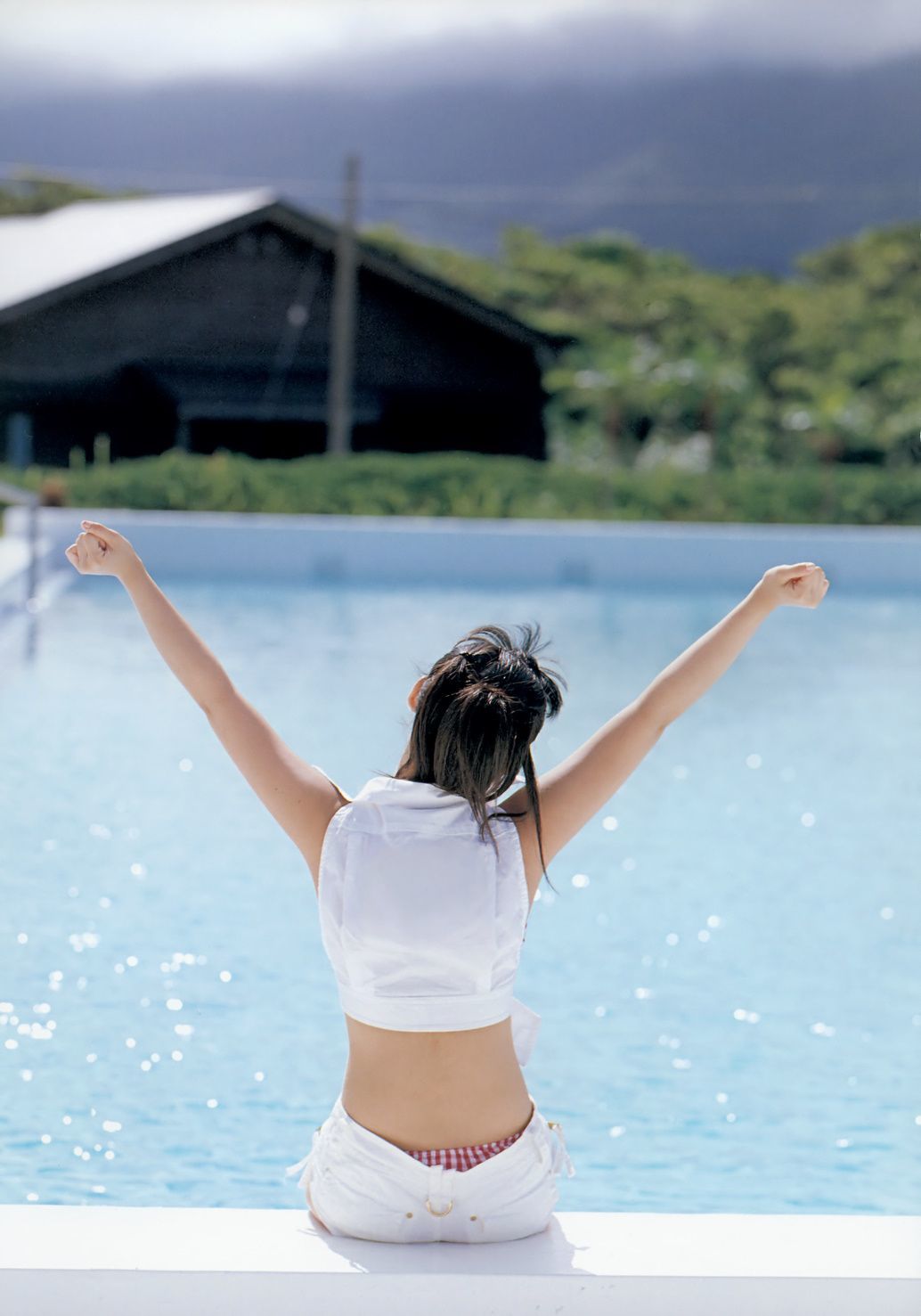 新垣里沙(Risa Niigaki)个人资料写真作品