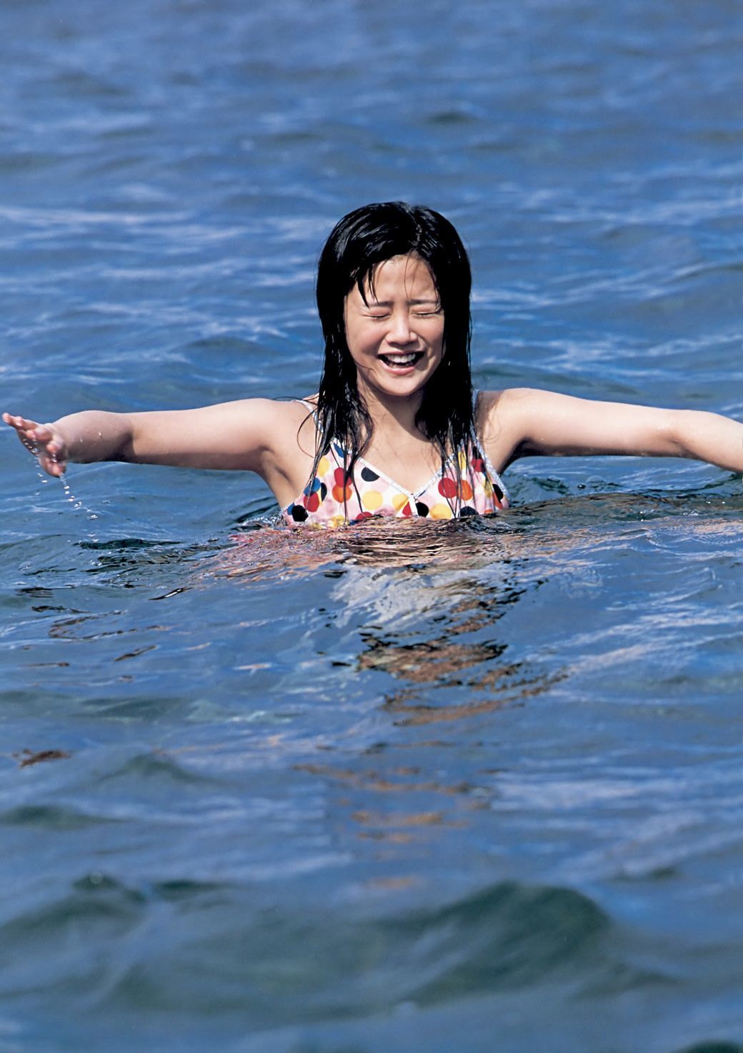 新垣里沙(Risa Niigaki)个人资料写真作品