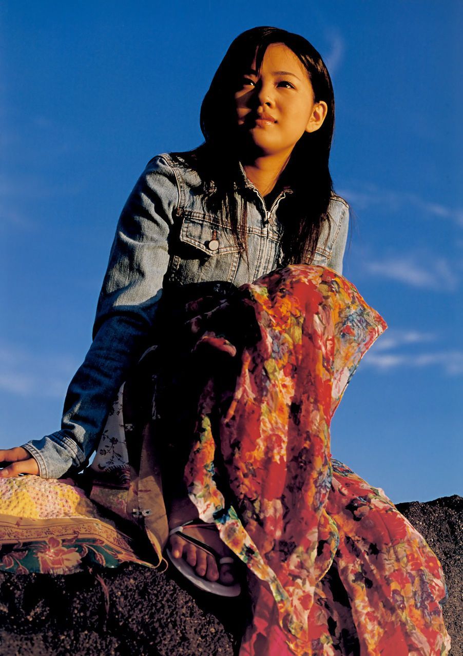 新垣里沙(Risa Niigaki)个人资料写真作品