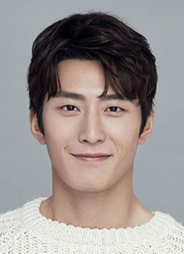 窦骁个人资料写真作品