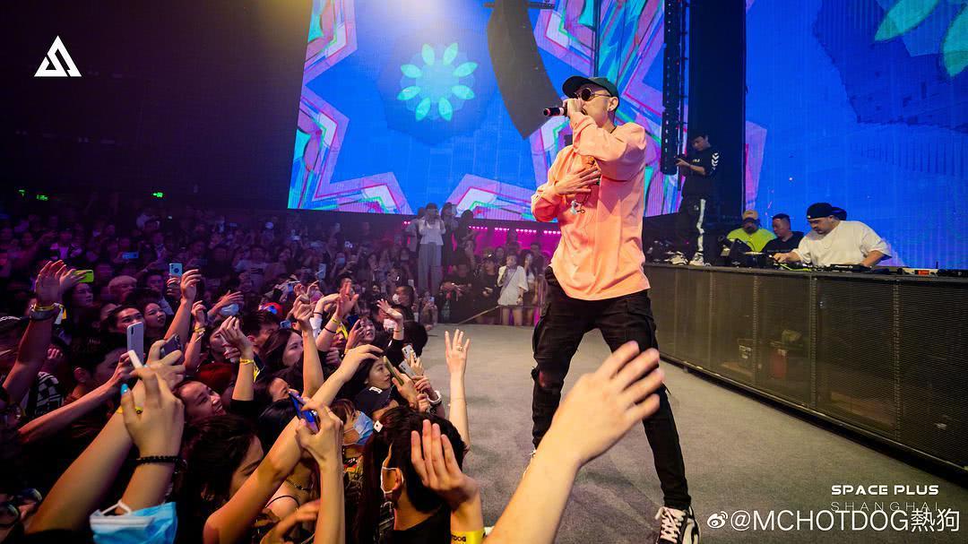 热狗个人资料写真作品