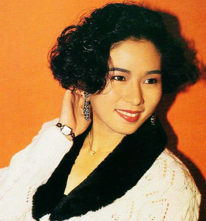 罗慧娟个人资料写真作品