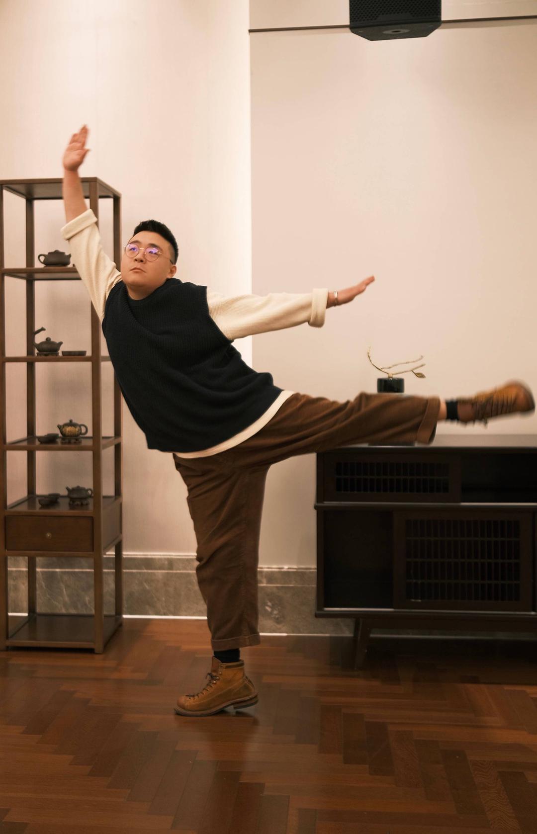 郝劭文个人资料写真作品