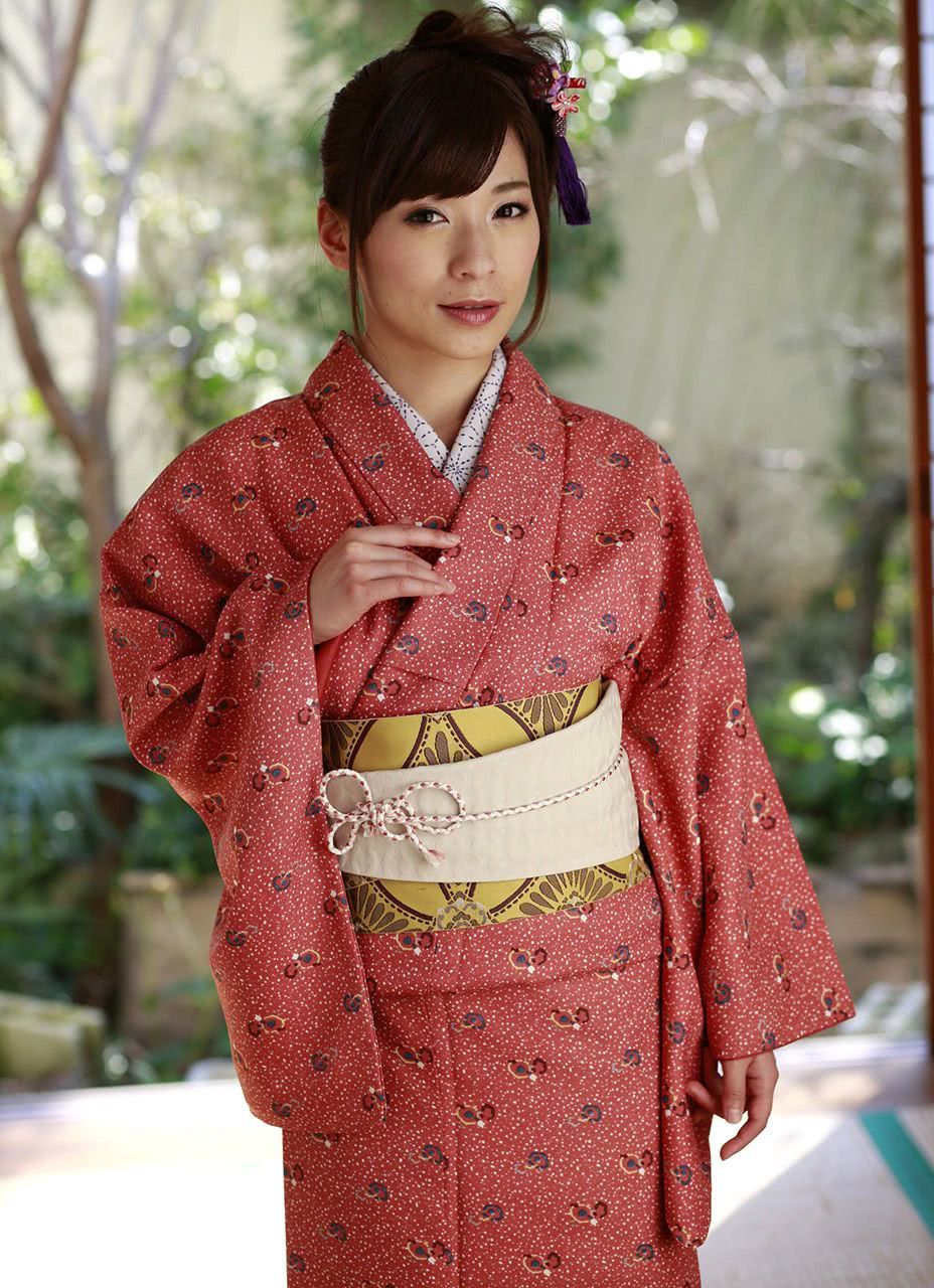 香澄果穗个人资料写真作品