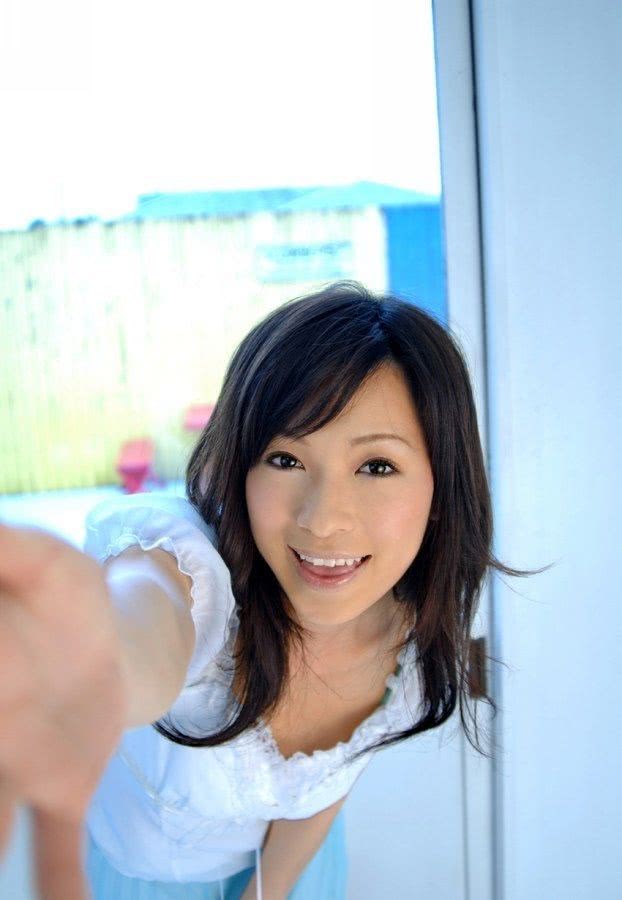 香澄果穗个人资料写真作品