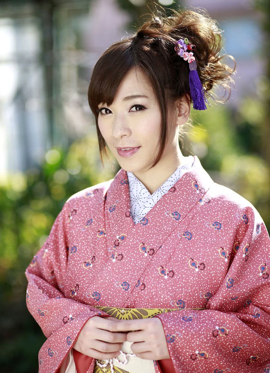 香澄果穗个人资料写真作品