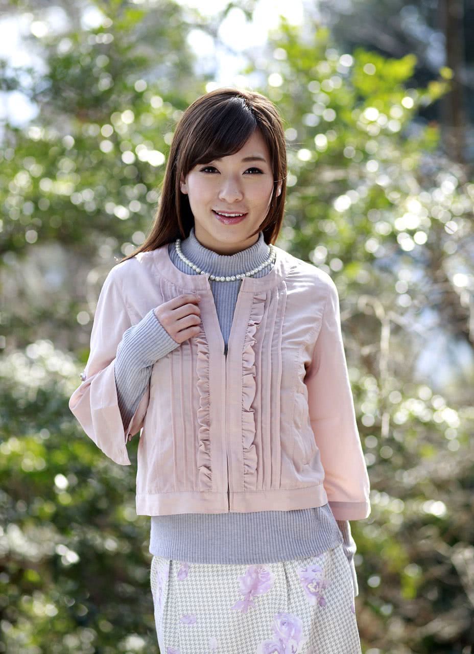 香澄果穗个人资料写真作品