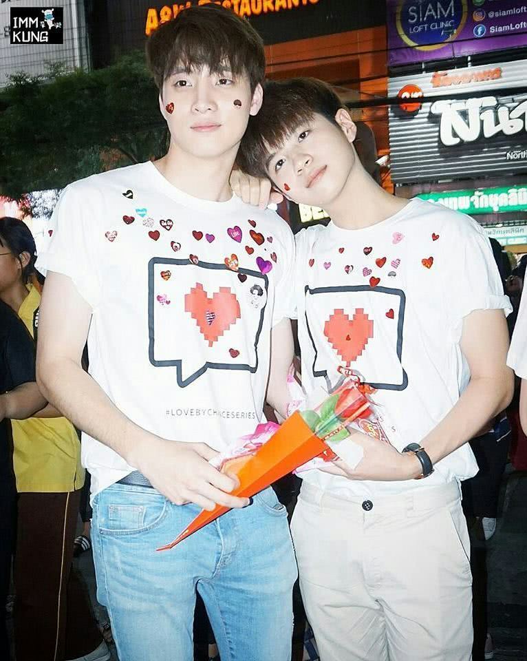 洪天逸个人资料写真作品