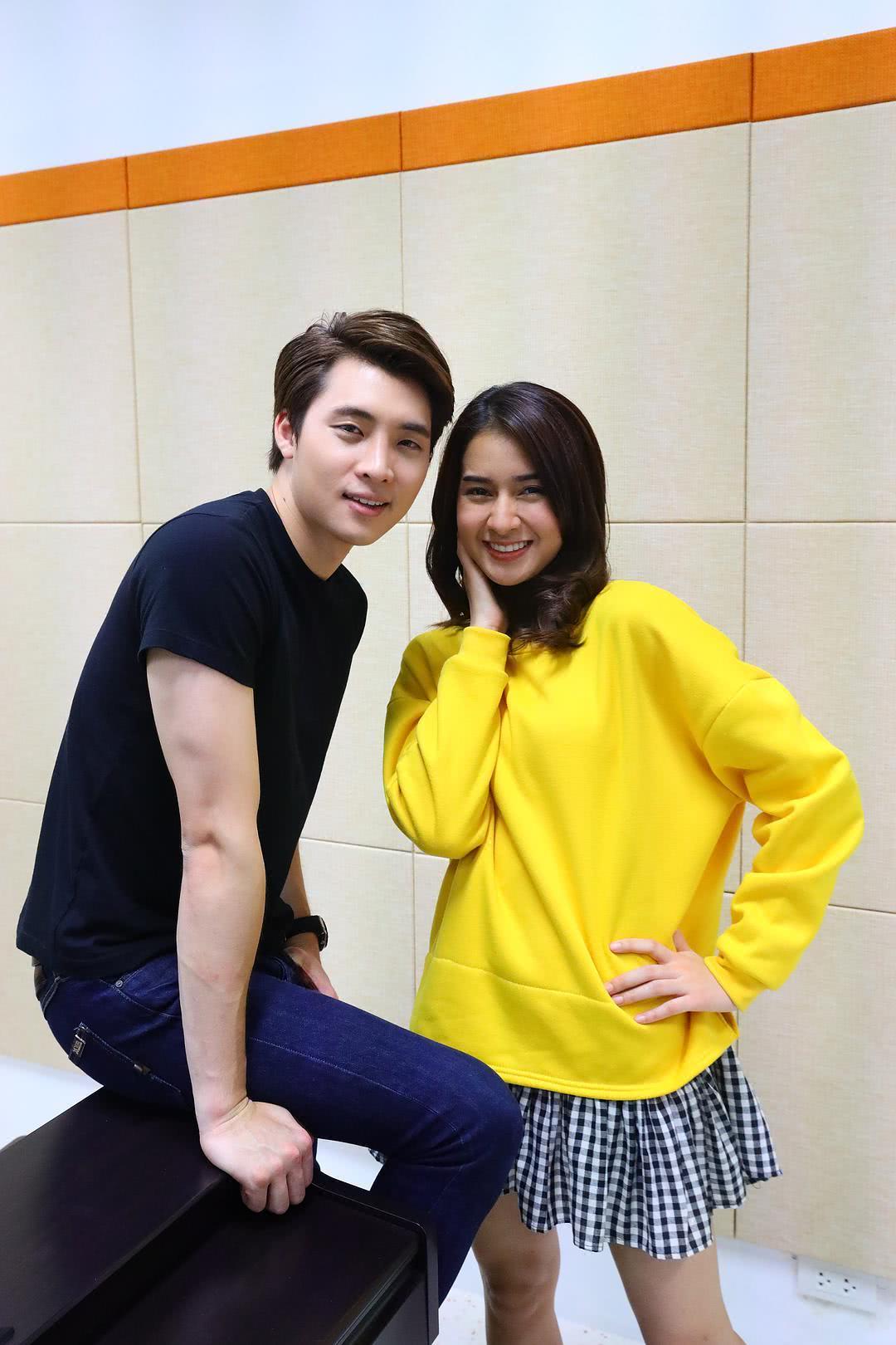 洪天逸个人资料写真作品