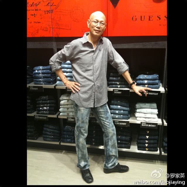 罗家英个人资料写真作品