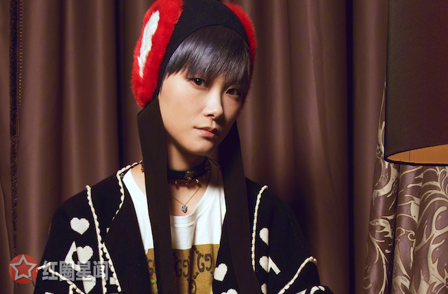 李宇春有男朋友吗叫什么 李宇春亮相时装周另类可爱俏皮