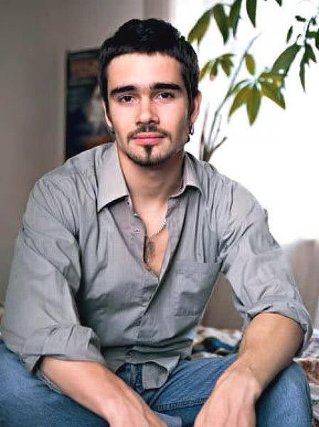 皮欧特·费奥多罗夫个人资料写真作品