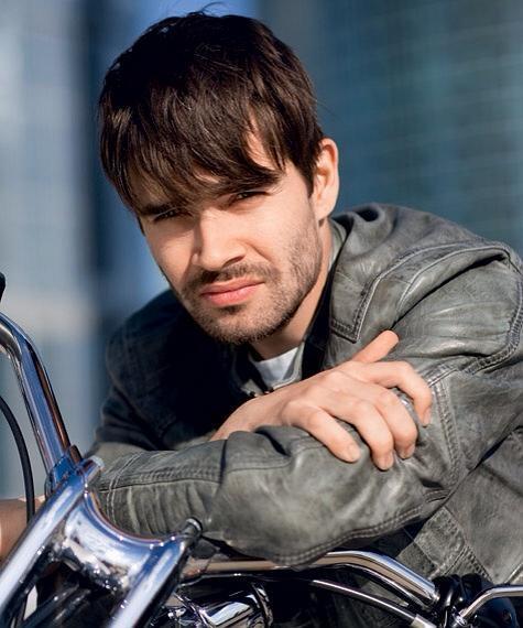 皮欧特·费奥多罗夫个人资料写真作品