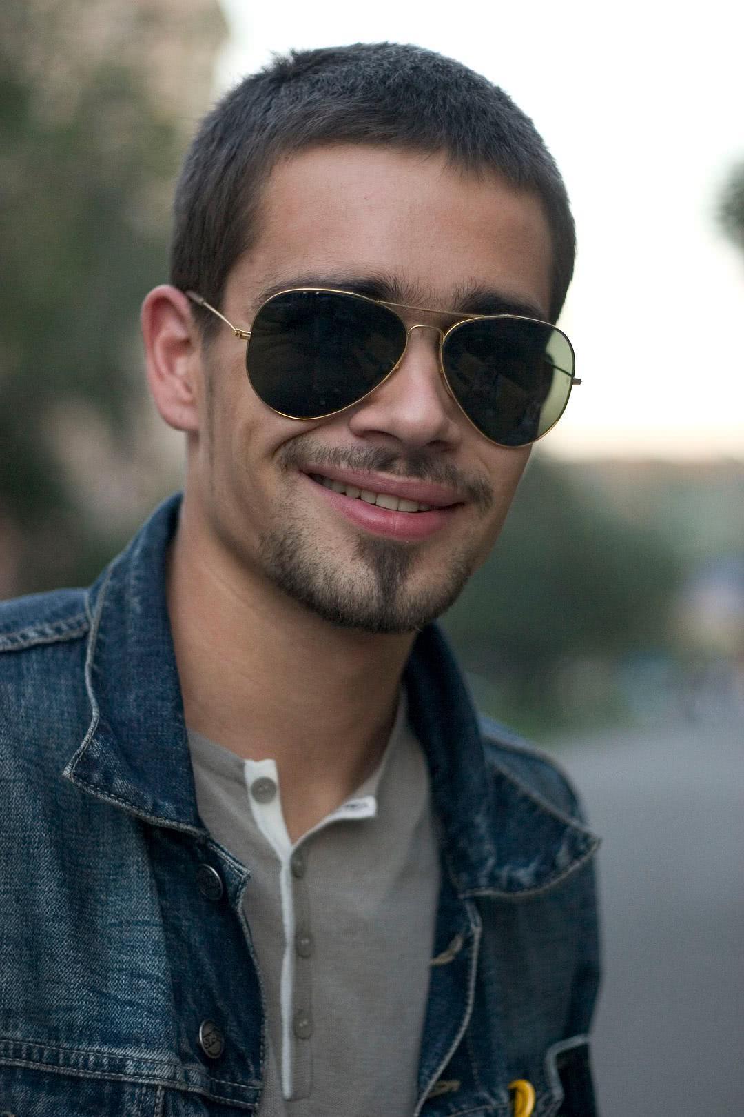 皮欧特·费奥多罗夫个人资料写真作品