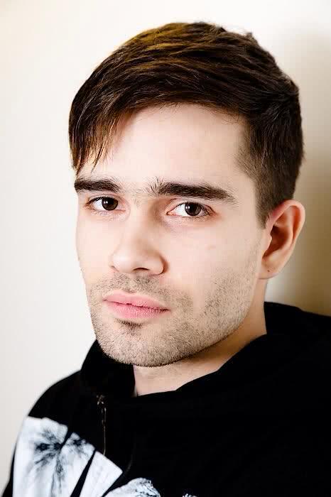 皮欧特·费奥多罗夫个人资料写真作品