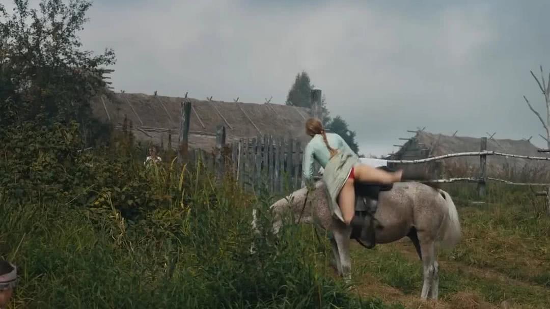 亚历山德拉·伯蒂奇个人资料写真作品