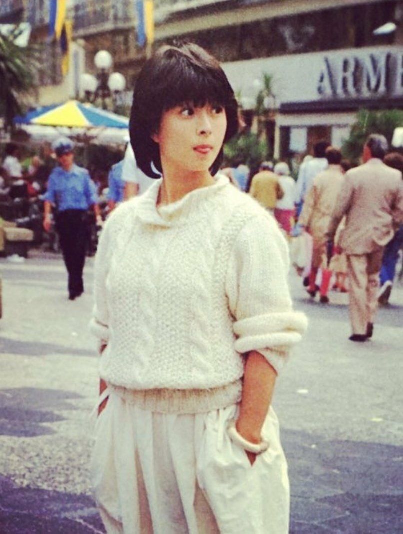 河合奈保子个人资料写真作品