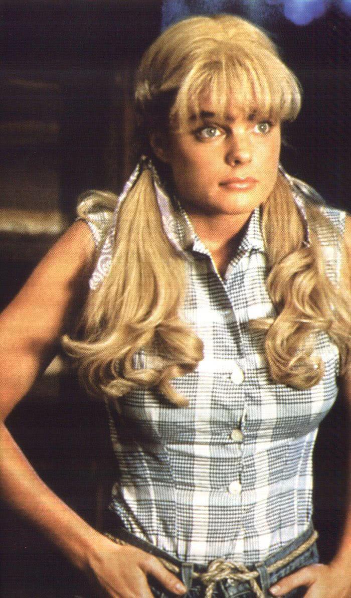 埃丽卡·埃伦尼克个人资料写真作品