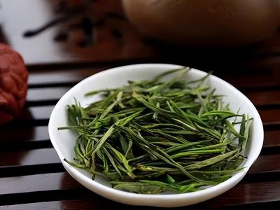 ​白茶与绿茶有什么区别（哪一种茶喝的口感更好好）