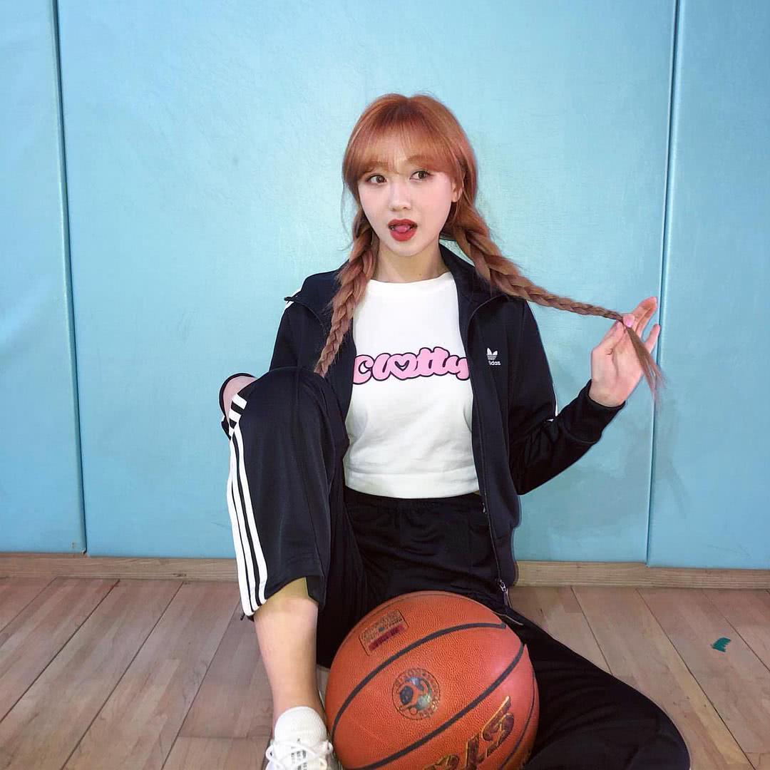 柳洙正个人资料写真作品