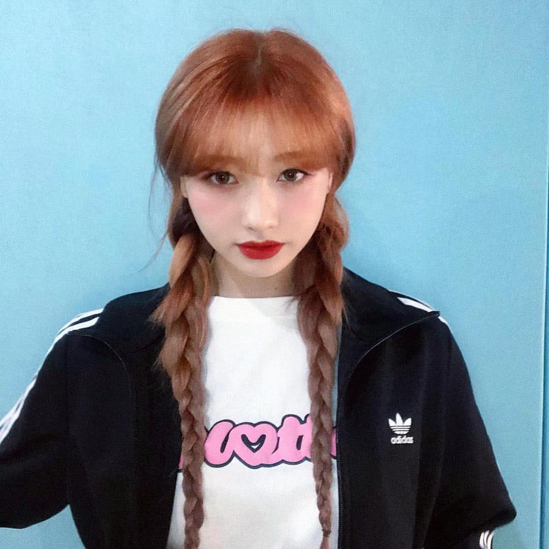 柳洙正个人资料写真作品