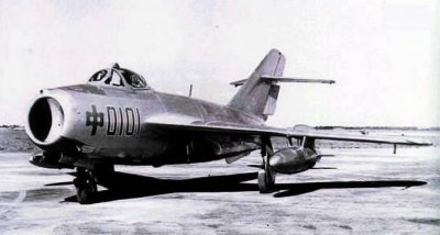 ​设计制造中国第一架飞机的人是