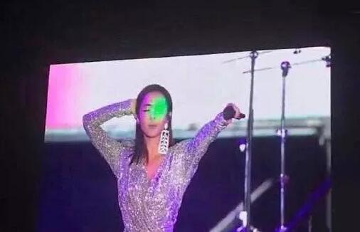 蔡依林方回应被激光笔照眼睛 如此伤眼睛的行为强烈谴责