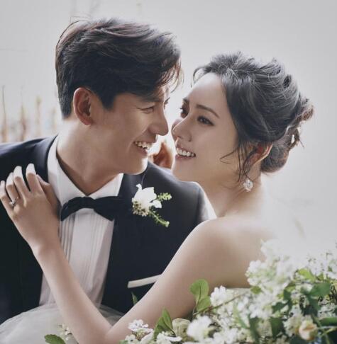 于晓关秋瓷炫怎么认识的 两人因戏结缘现在超幸福