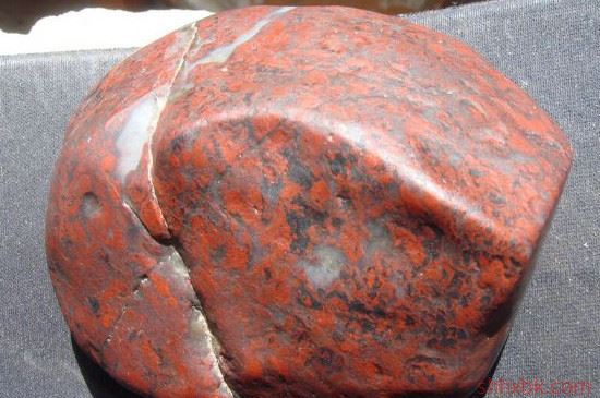 鸡血石如何鉴定