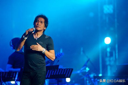 爱情宣言北方的狼原唱者是哪位_情歌之王齐秦简介