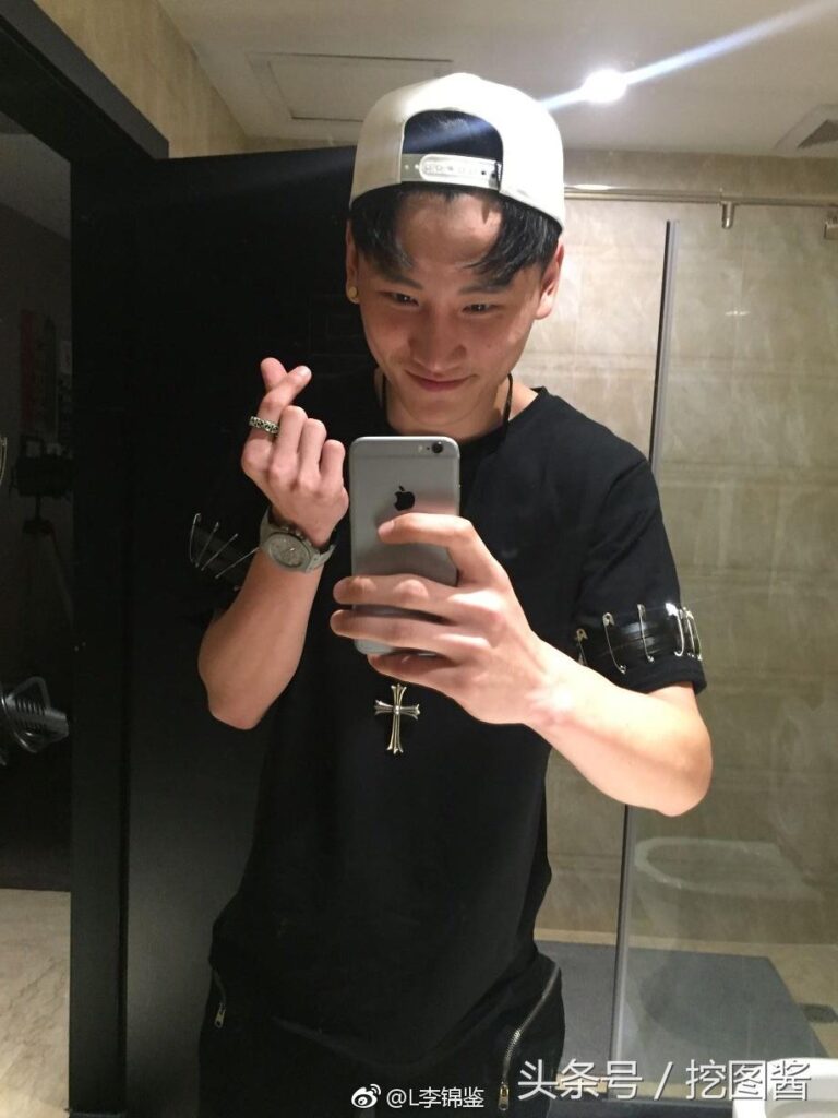 变形记李锦鉴下期什么时候播_坏小子李锦鉴成为了明星