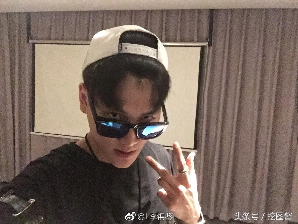 变形记李锦鉴下期什么时候播_坏小子李锦鉴成为了明星