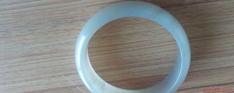 佘太翠手镯有什么功效