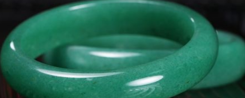 东陵玉能越戴越透亮吗（东陵玉手镯可以戴透吗）