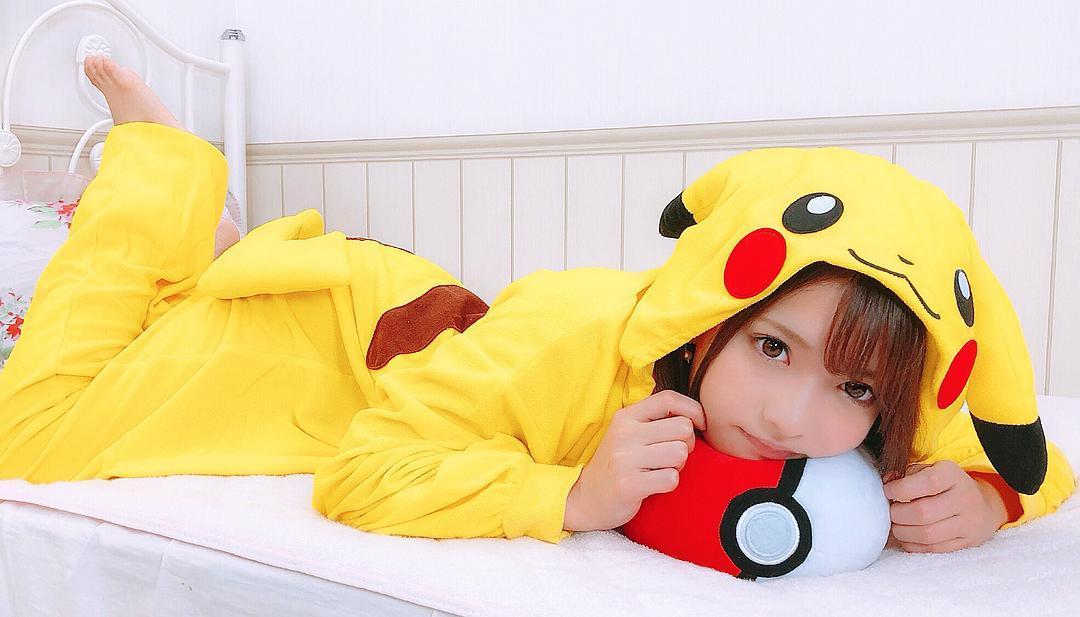 成海丽个人资料写真作品