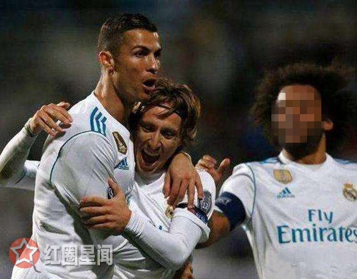 莫德里奇为什么叫魔笛 33岁魔笛累到靠广告牌休息惹人心疼