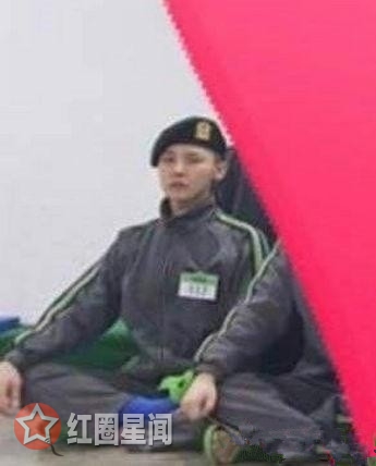 权志龙脚受伤服役缠绷带 脚裸旧疾将接受手术治疗