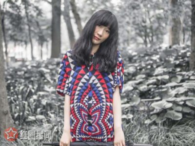 ​天天向上阿肆的真名叫什么广场吃炸鸡的少女阿肆来了