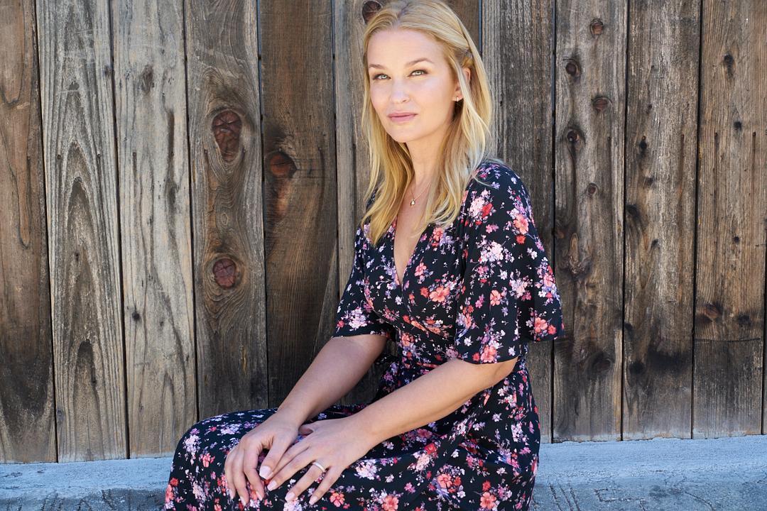 瑞根·帕斯特南克个人资料写真作品