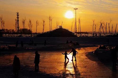 阖家欢乐代表什么意思（向人祝福时阖家欢乐）(2)