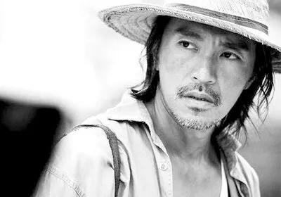 有多少人力挺周星驰（周星驰真的反水向华强）(1)