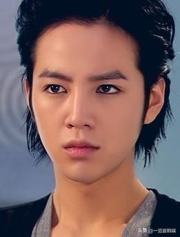 张根硕(张根硕不顾形象扮女装)