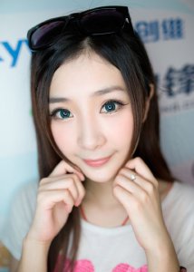 ​谁能百里挑一沈思豪资料她是很多男生心中的宅男女神