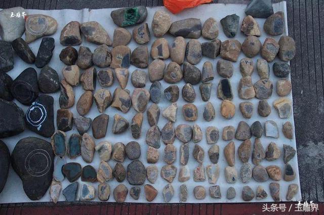 瑞丽翡翠原石批发市场（瑞丽翡翠夜市探秘）(12)