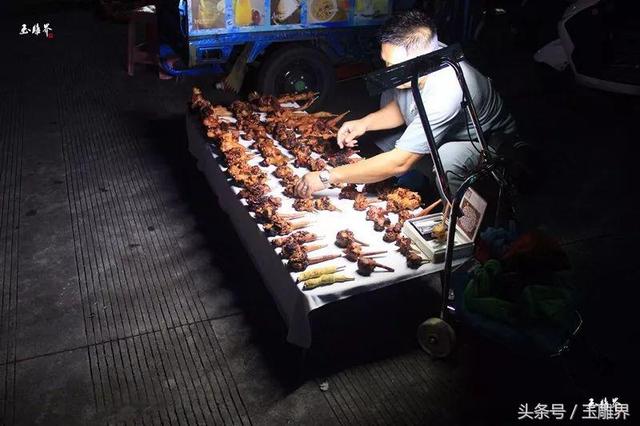 瑞丽翡翠原石批发市场（瑞丽翡翠夜市探秘）(24)