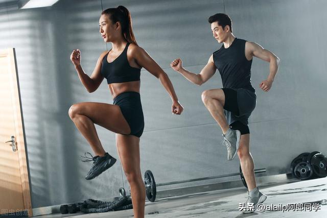 波比跳是什么动作能锻炼到哪里(简单易学的波比跳)(2)