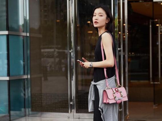 miumiu是什么品牌的包包呢（MiuMiu心爆表的包包原来是这几款）(1)