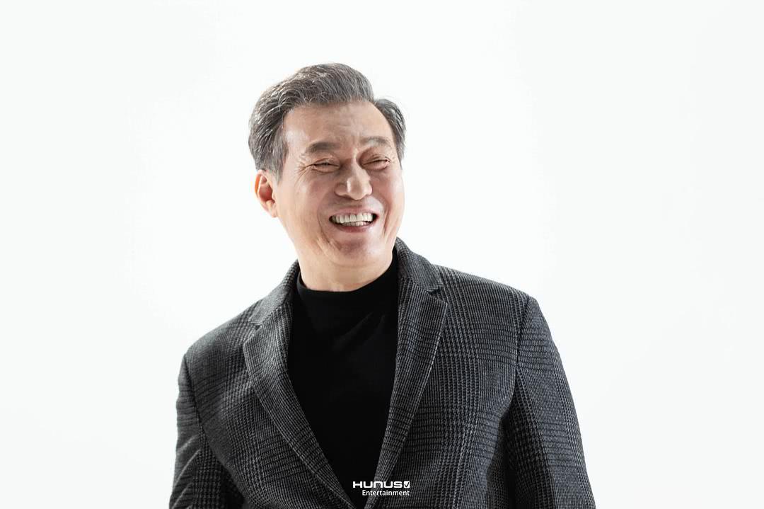 金甲洙个人资料写真作品